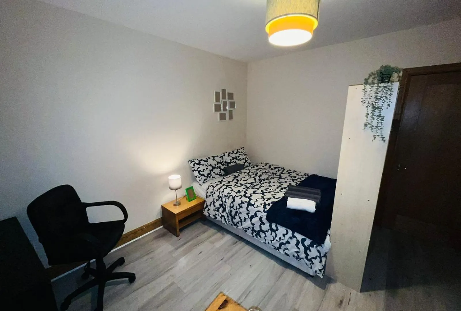Bedroom + Bathroom D8 Dublin
